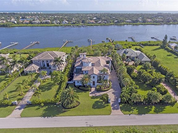 3rd image of 8080 S Seacrest Dr