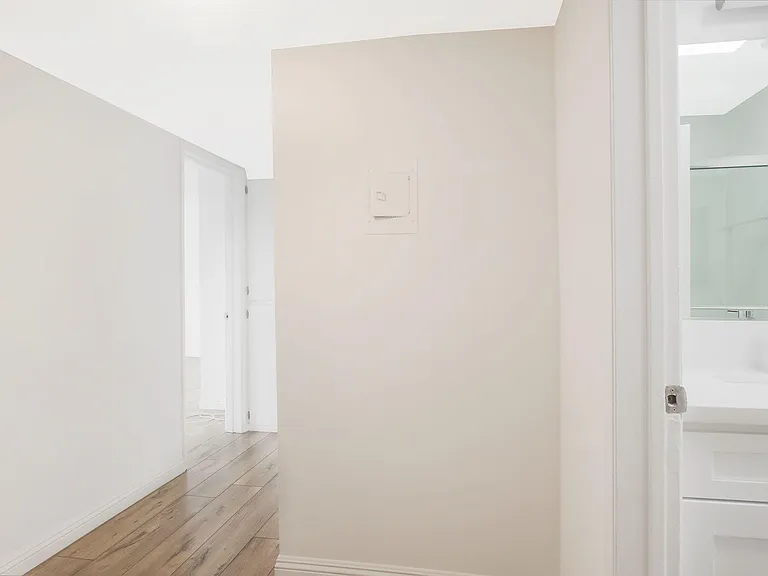 Hallway. 

IMAGES: Model Unit -Vacant units might differ slightly, inquire within for images/video from our manager