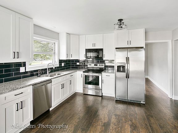 5th image of 1115 Nichols Ln
