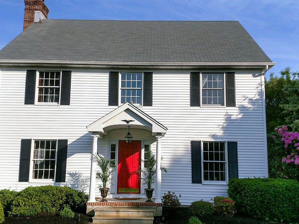 Front of house close