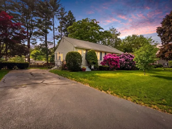 28 Northway Dr, Springfield, MA 01119