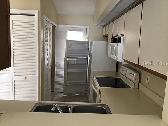 4th image of 3241 Sandy Shore Ln