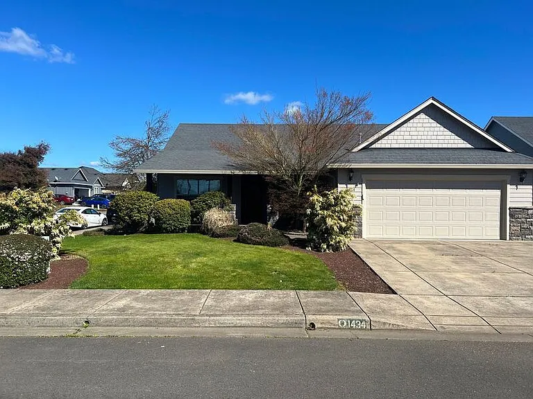 1434 Leaf Ln — Photo 1
