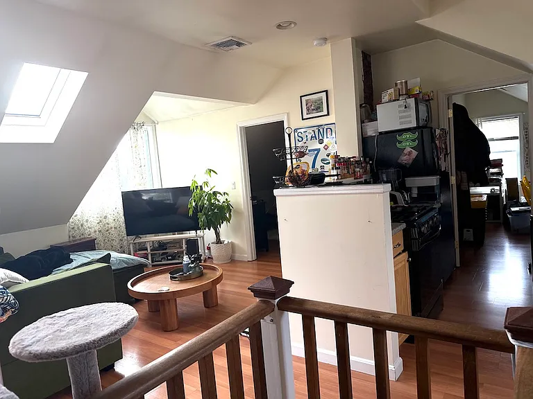 35-37 Webster St #3 — Photo 10