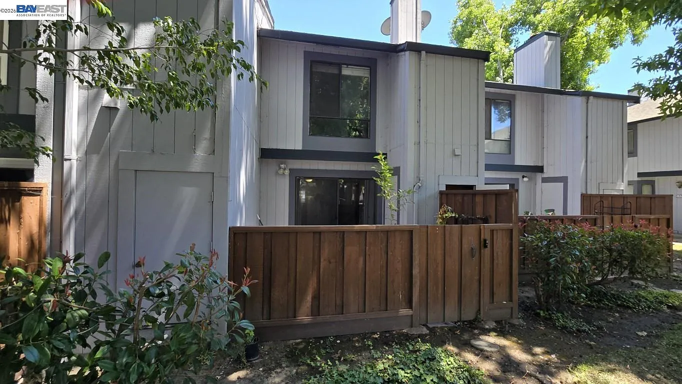 2 bed, 1166 sqft, $2,950 — Photo 4