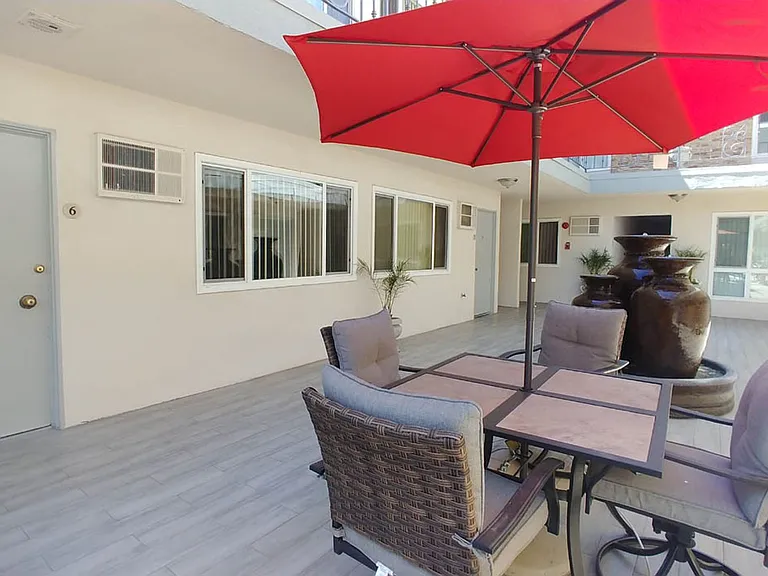 Edgemont Apts — Photo 1