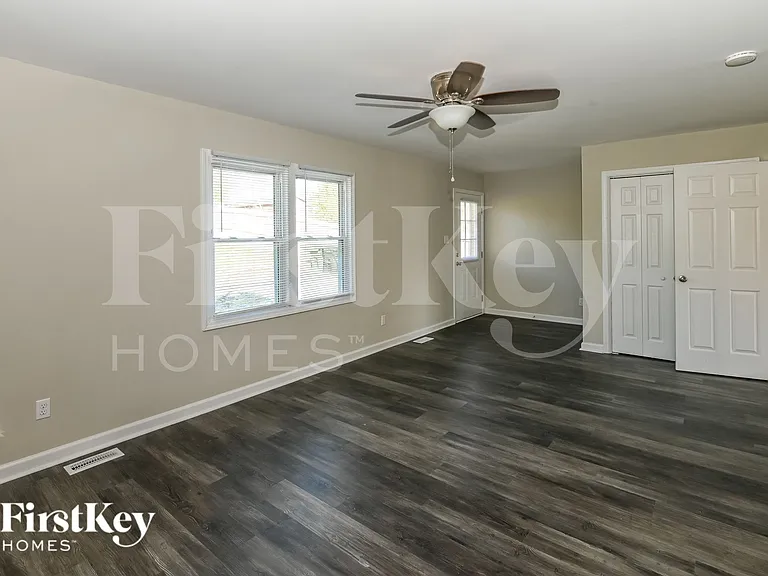 1903 Ashcraft Ave — Photo 9