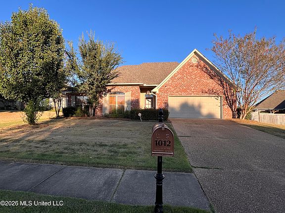 2nd image of 1012 Trinity Dr