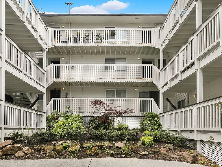 51 Hayes Pl SW — Photo 8