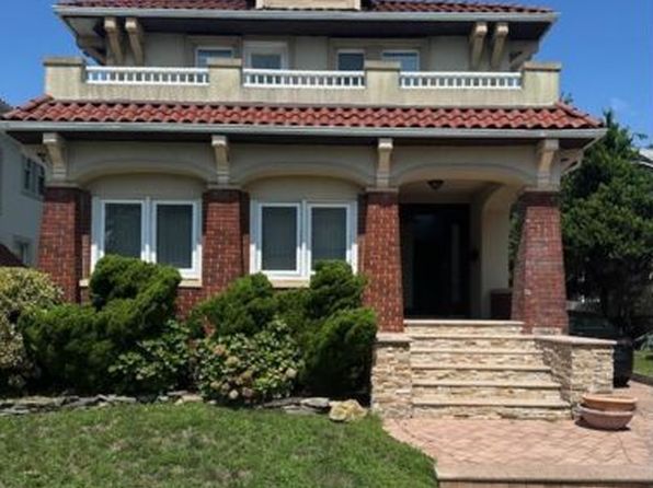 61 Walnut St