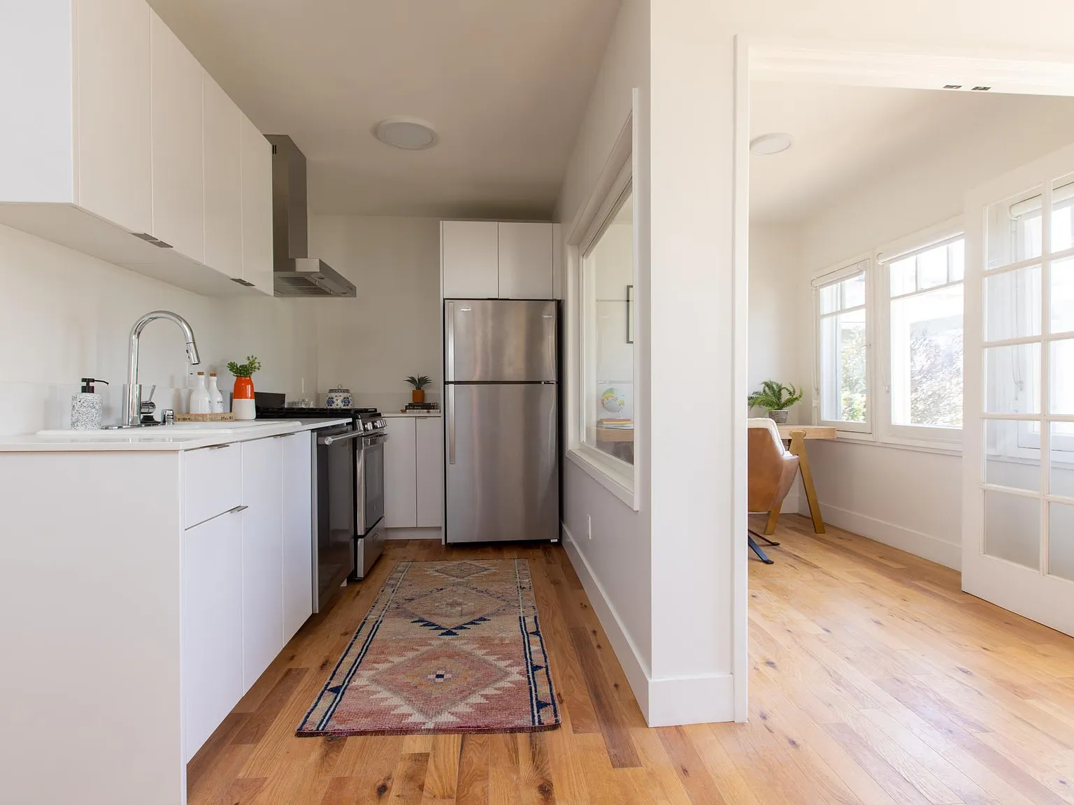 1 bed, 800 sqft, $2,300 — Photo 2