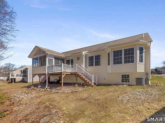 4th image of 8 North Ridge #8