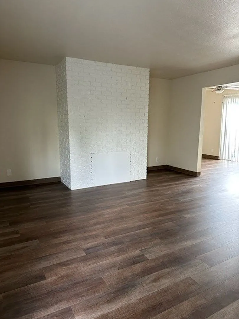184-2nd St 4 Plex — Photo 1