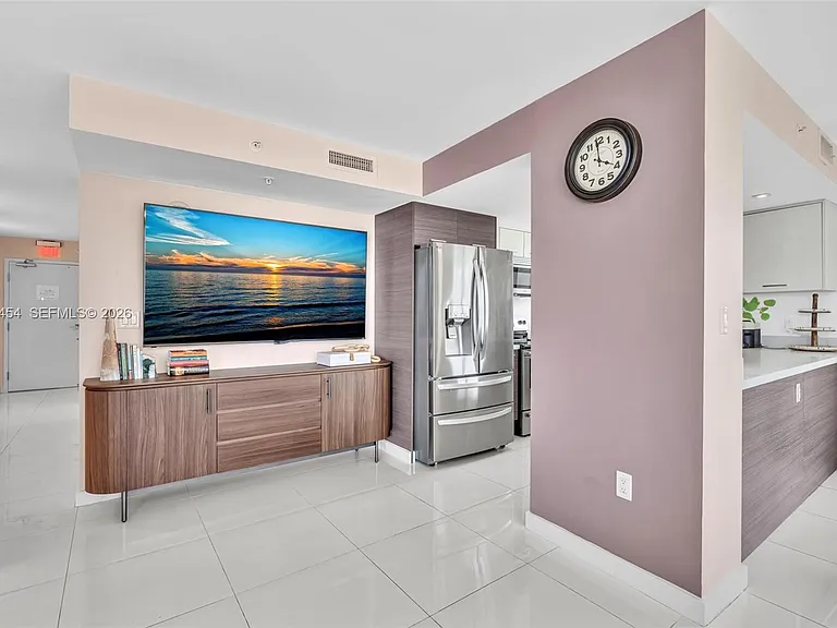 9901 E Bay Harbor Dr #403 — Photo 13