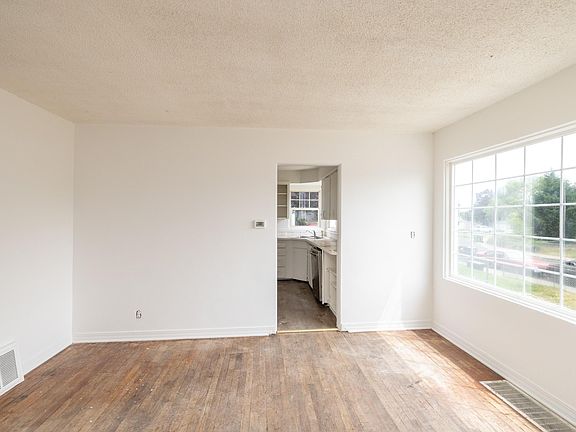 5th image of 1643 E Rockwell Ave