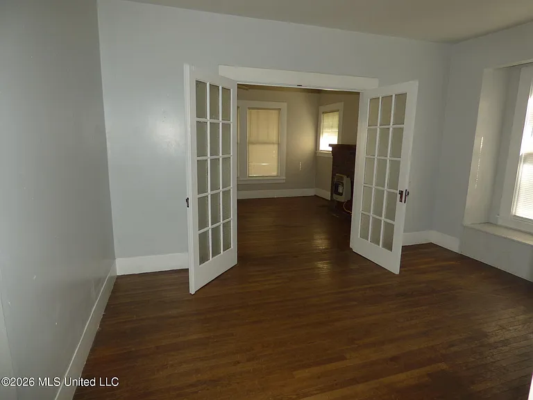 412 S 6th St — Photo 11