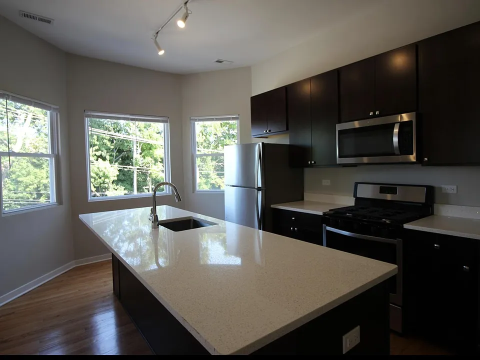 Modern, Bright Kitchen