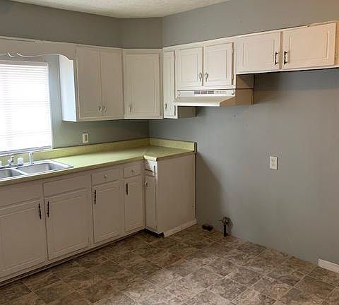 4th image of 2324 Saint Paul St
