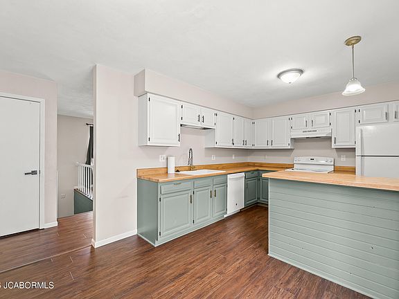 5th image of 678 Oak Creek Ct