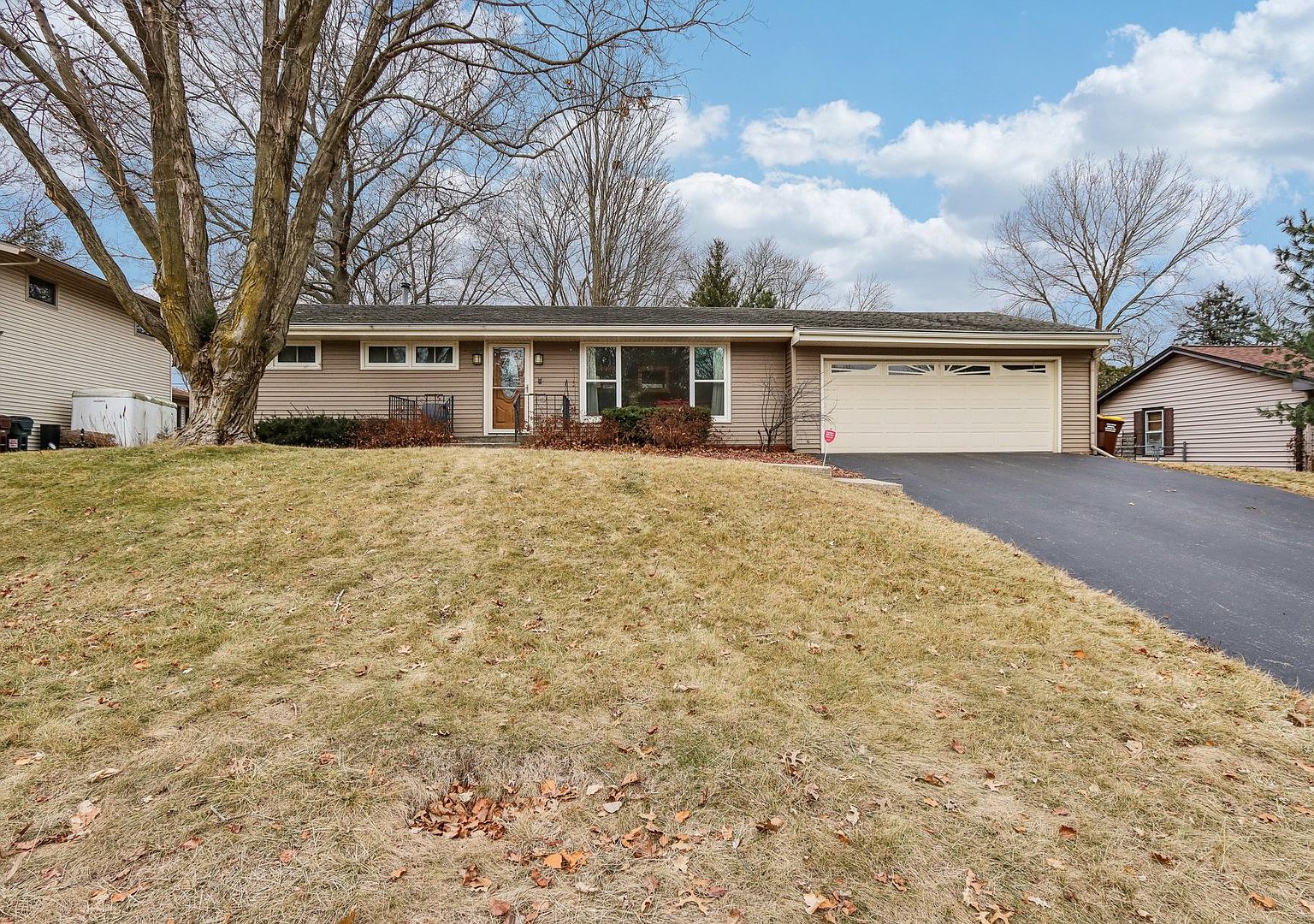2208 Delcy Dr, Rockford, IL 61107 | Zillow