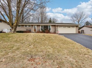 2208 Delcy Dr, Rockford, IL 61107