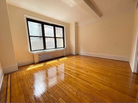2nd image of 310 E 55th St APT 3C