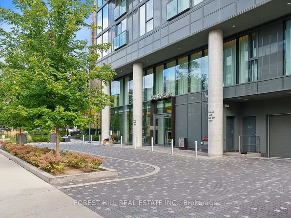 99 Foxbar Rd #506, Toronto, ON M4V 2G5