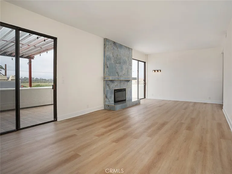 355 Pershing Dr #B — Photo 9