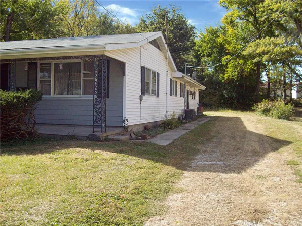 631 S Memorial St, Pittsfield, IL 62363