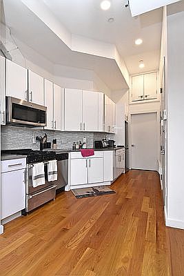 3rd image of 85 Attorney St APT 1A