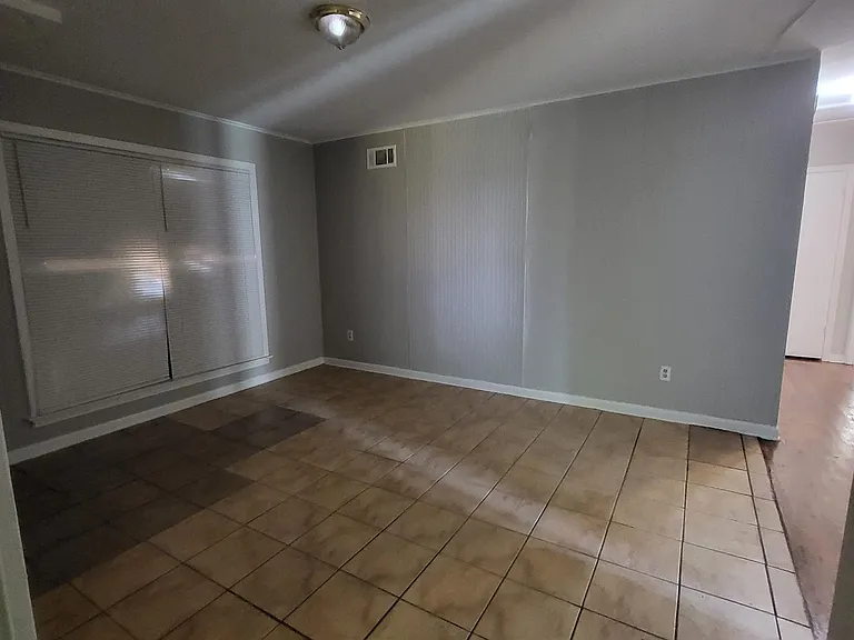 4697 Grecco Dr — Photo 3