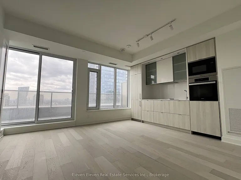 11 Yorkville Ave #2402 — Photo 3