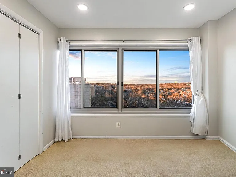 5340 Holmes Run Pkwy #1212 — Photo 2
