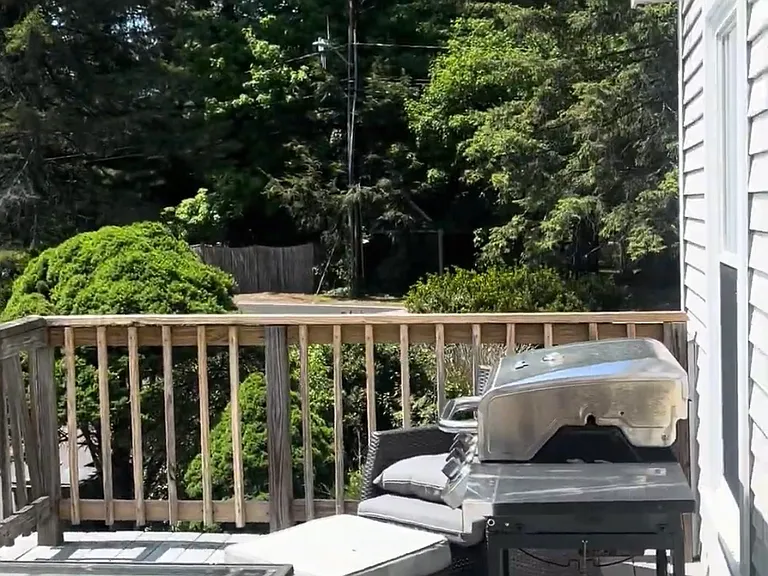 372 Salem End Rd — Photo 8