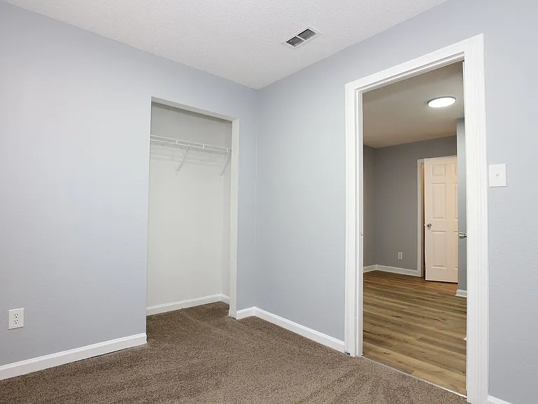 753 N Arnolda Ave — Photo 6