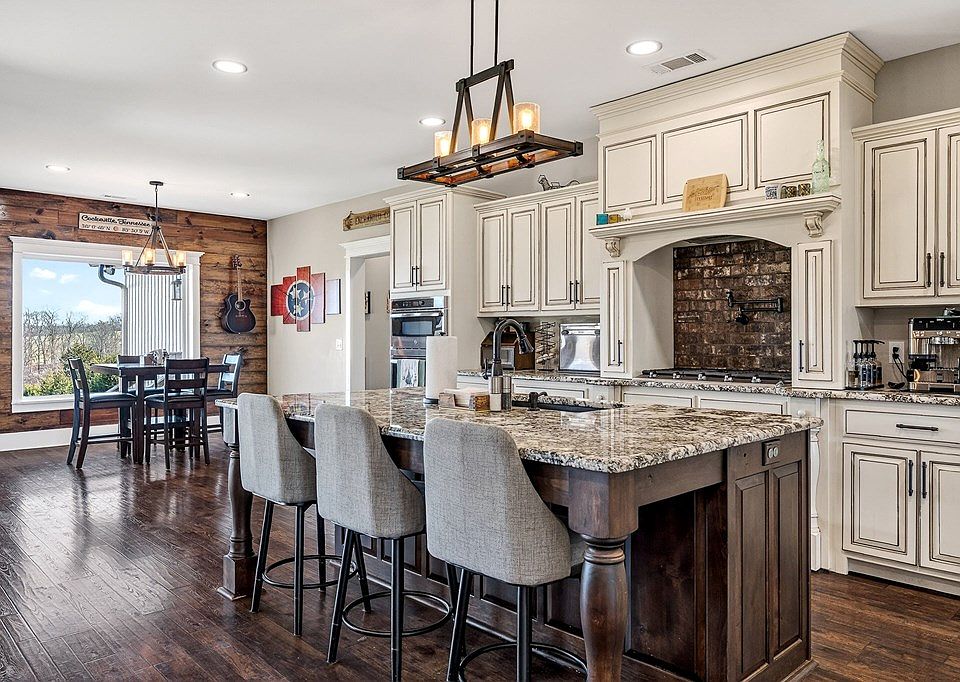 19th image of 3001 Tulip Ln