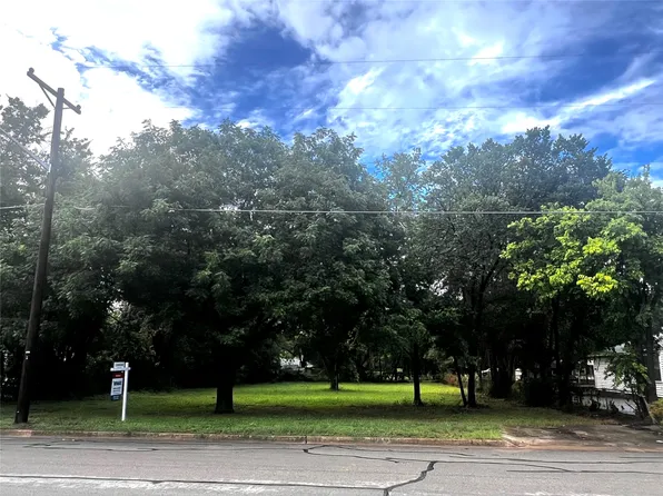 1515 Lindsey St, Denton, TX 76205