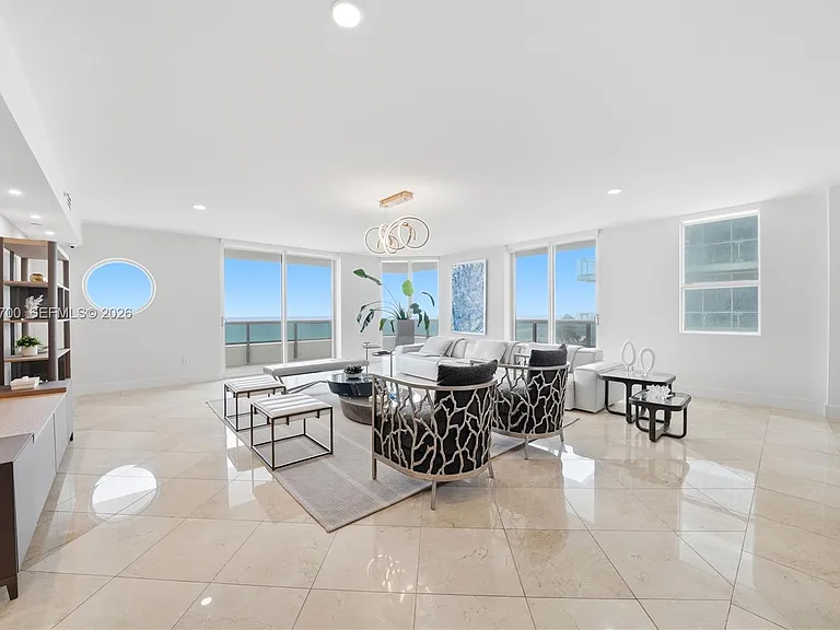 5801 Collins Ave #700 — Photo 2
