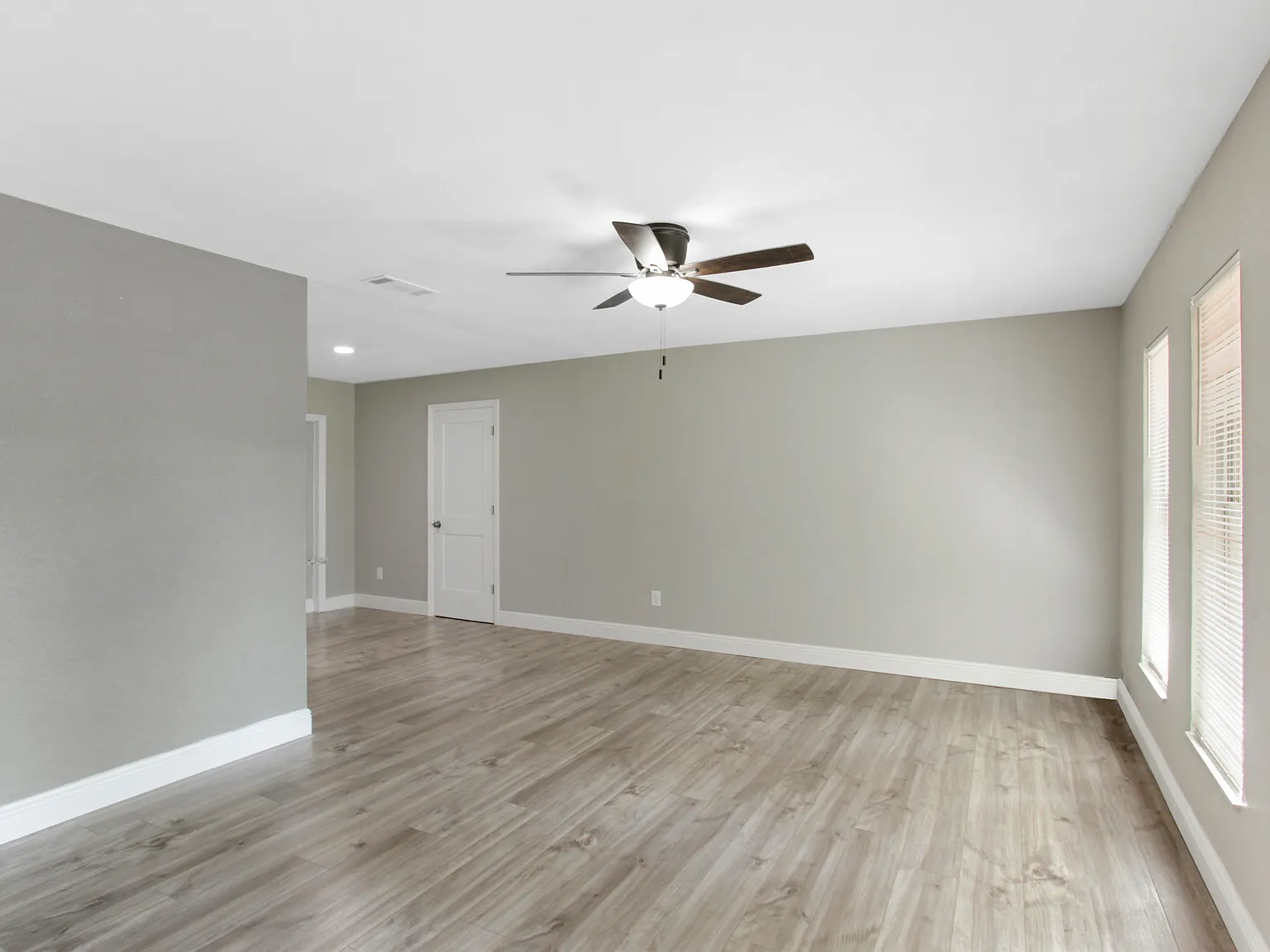2 bed, 1146 sqft, $2,150 — Photo 3