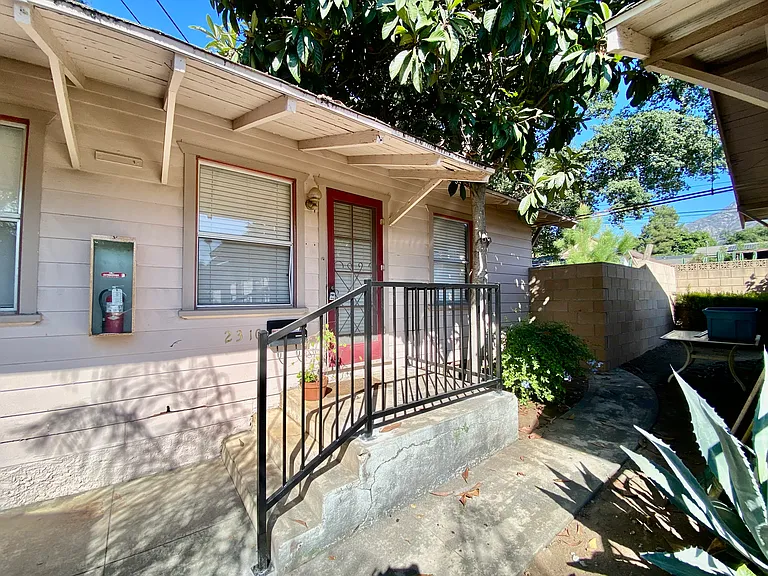 231 Melrose Ave #C — Photo 2