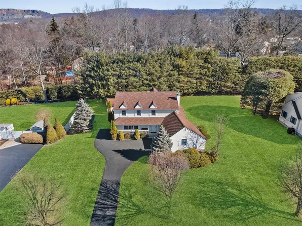 8 Waters Edge, Congers, NY 10920