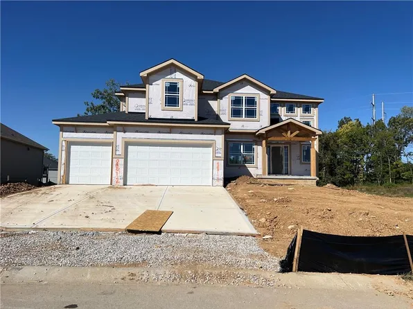 8812 N Lister Ct, Kansas City, MO 64156