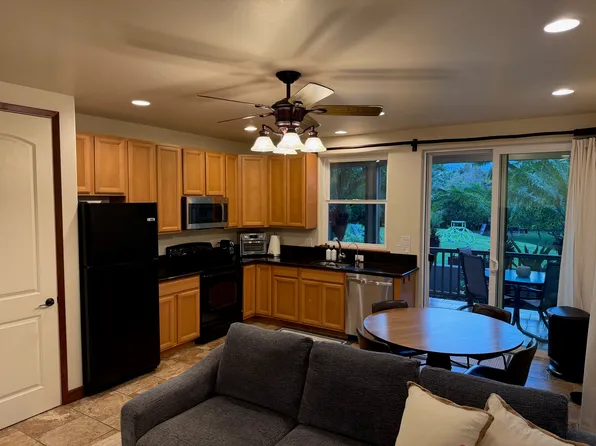 141 Makahiki St #1, Paia, HI 96779