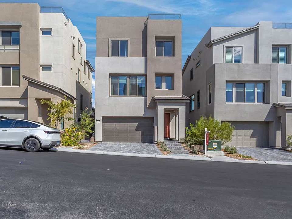 11568 Midnight Melody Ave
