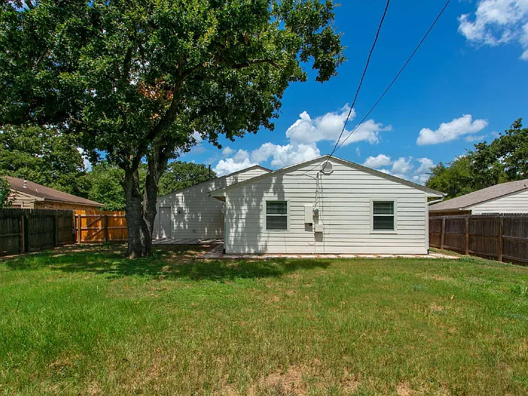 1012 San Saba Dr — Photo 18