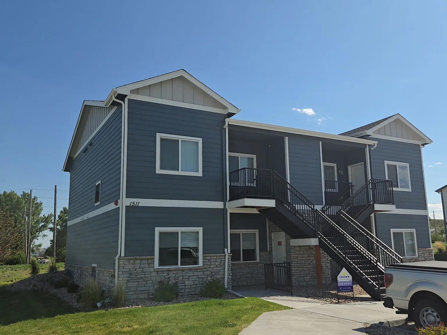 2 bed, 900 sqft, $1,575 — Photo 1