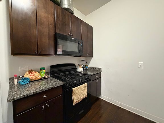 2nd image of 5118 N Lincoln Ave #1R