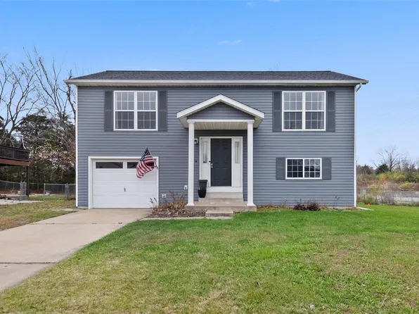 1100 Columbus Cir, Warrenton, MO 63383