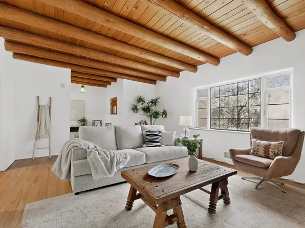 616 Camino Rancheros, Santa Fe, NM 87505