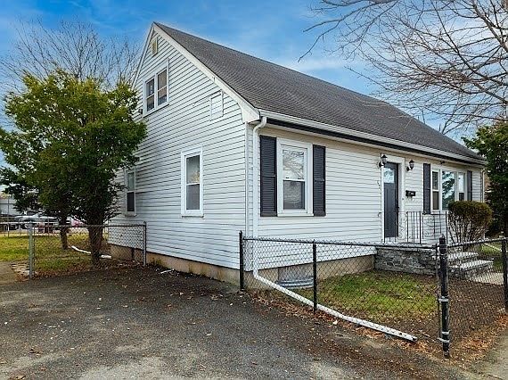1st image of 65 Gore Rd